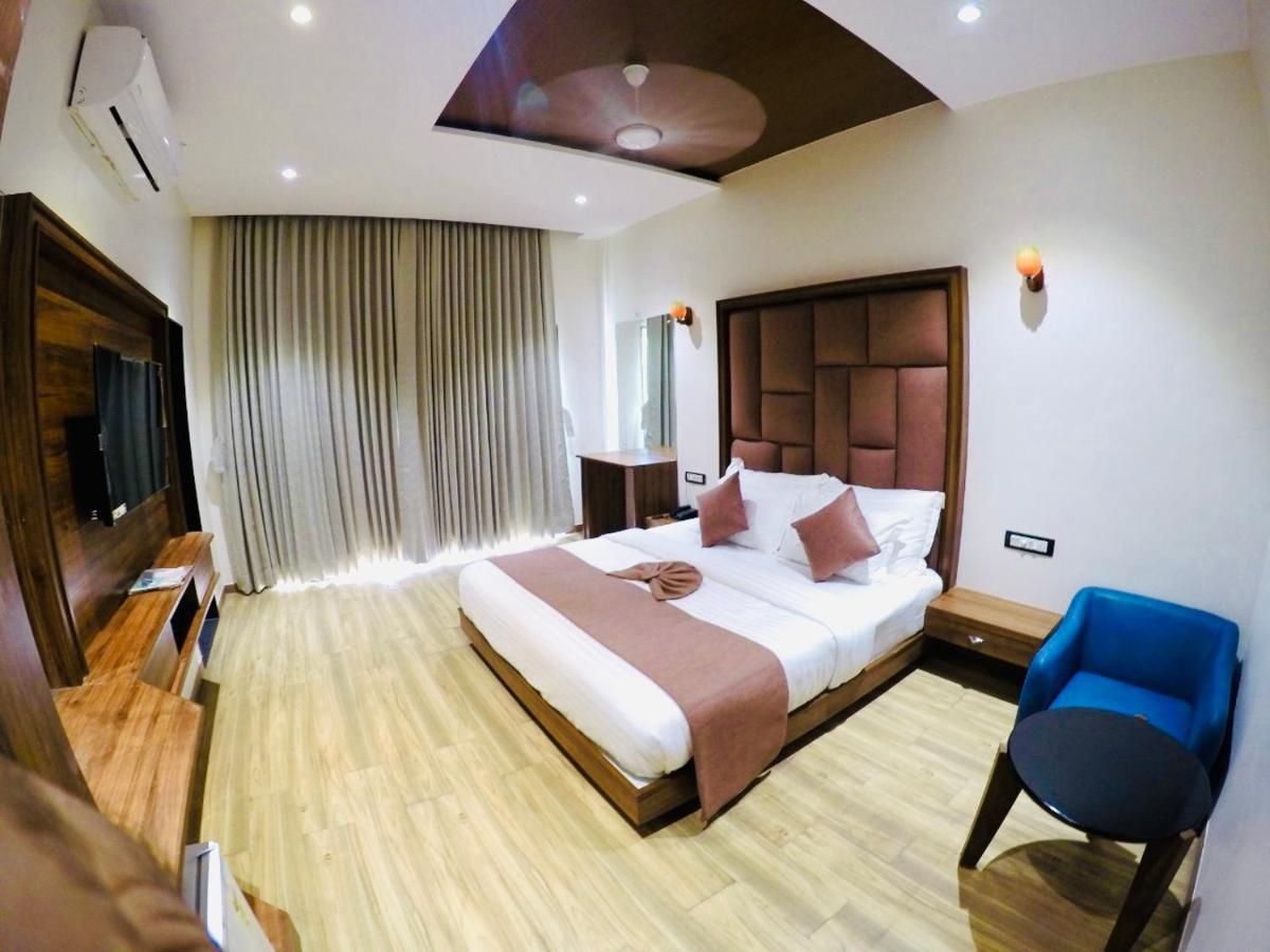 Krishna Riverside Resort Vasad Ngoại thất bức ảnh