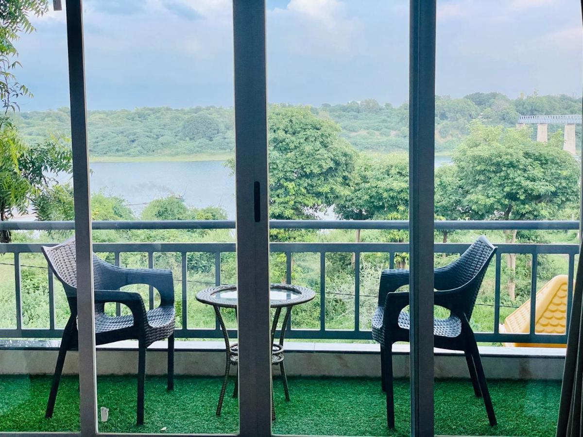 Krishna Riverside Resort Vasad Ngoại thất bức ảnh