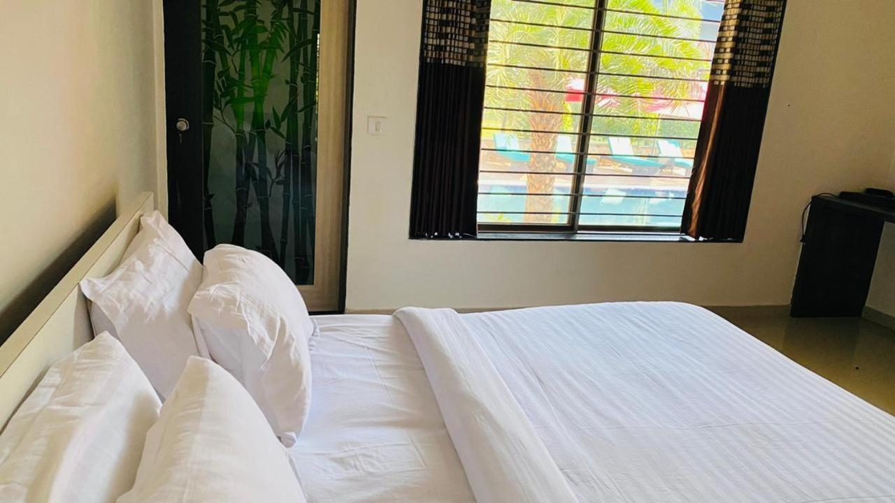 Krishna Riverside Resort Vasad Ngoại thất bức ảnh
