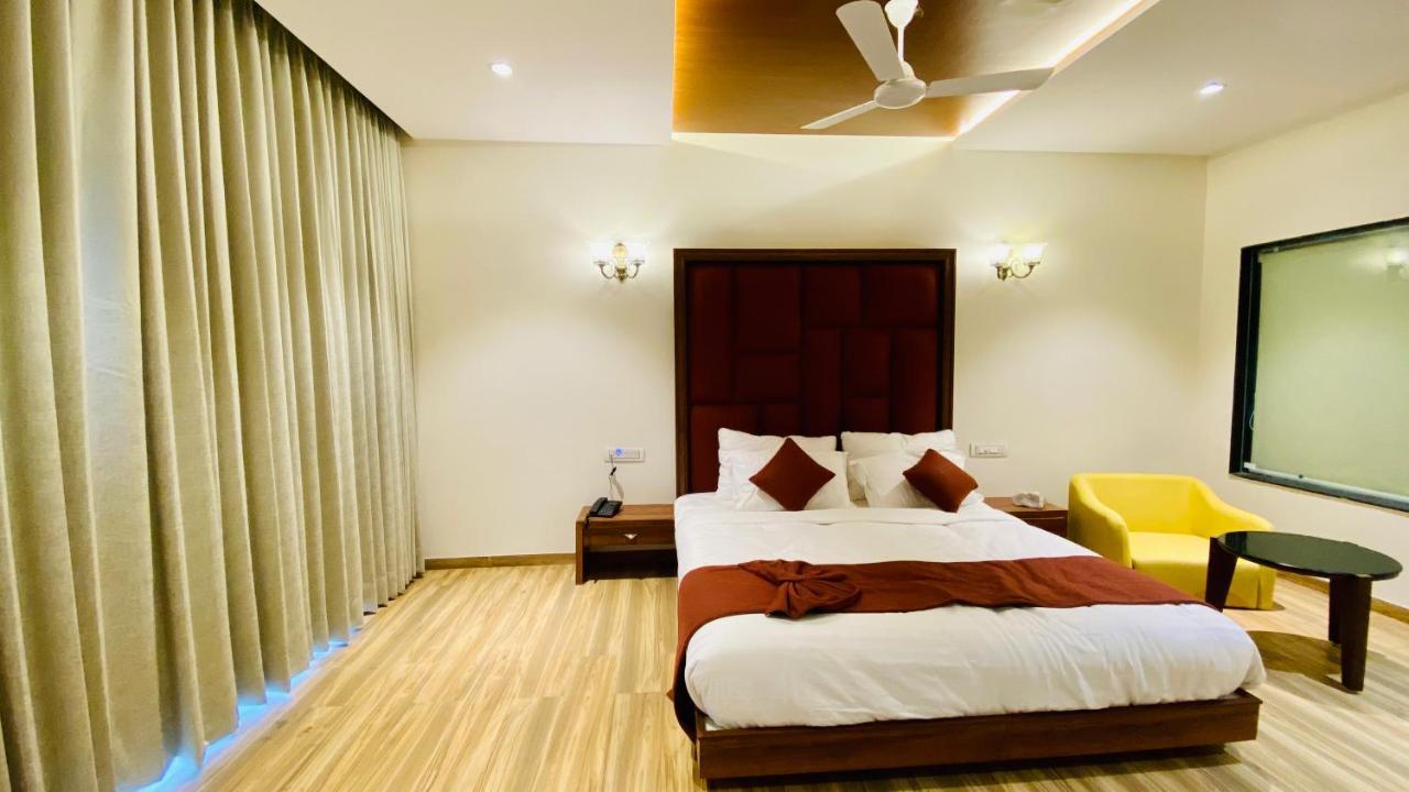 Krishna Riverside Resort Vasad Ngoại thất bức ảnh