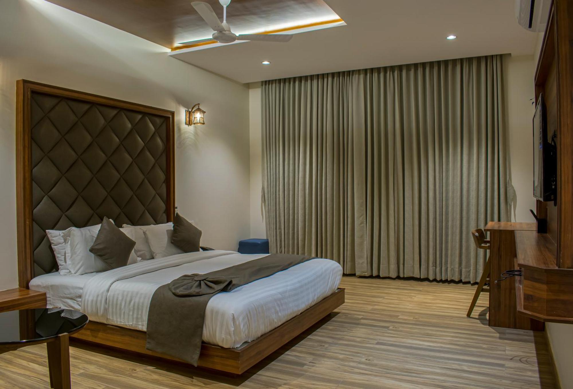 Krishna Riverside Resort Vasad Ngoại thất bức ảnh