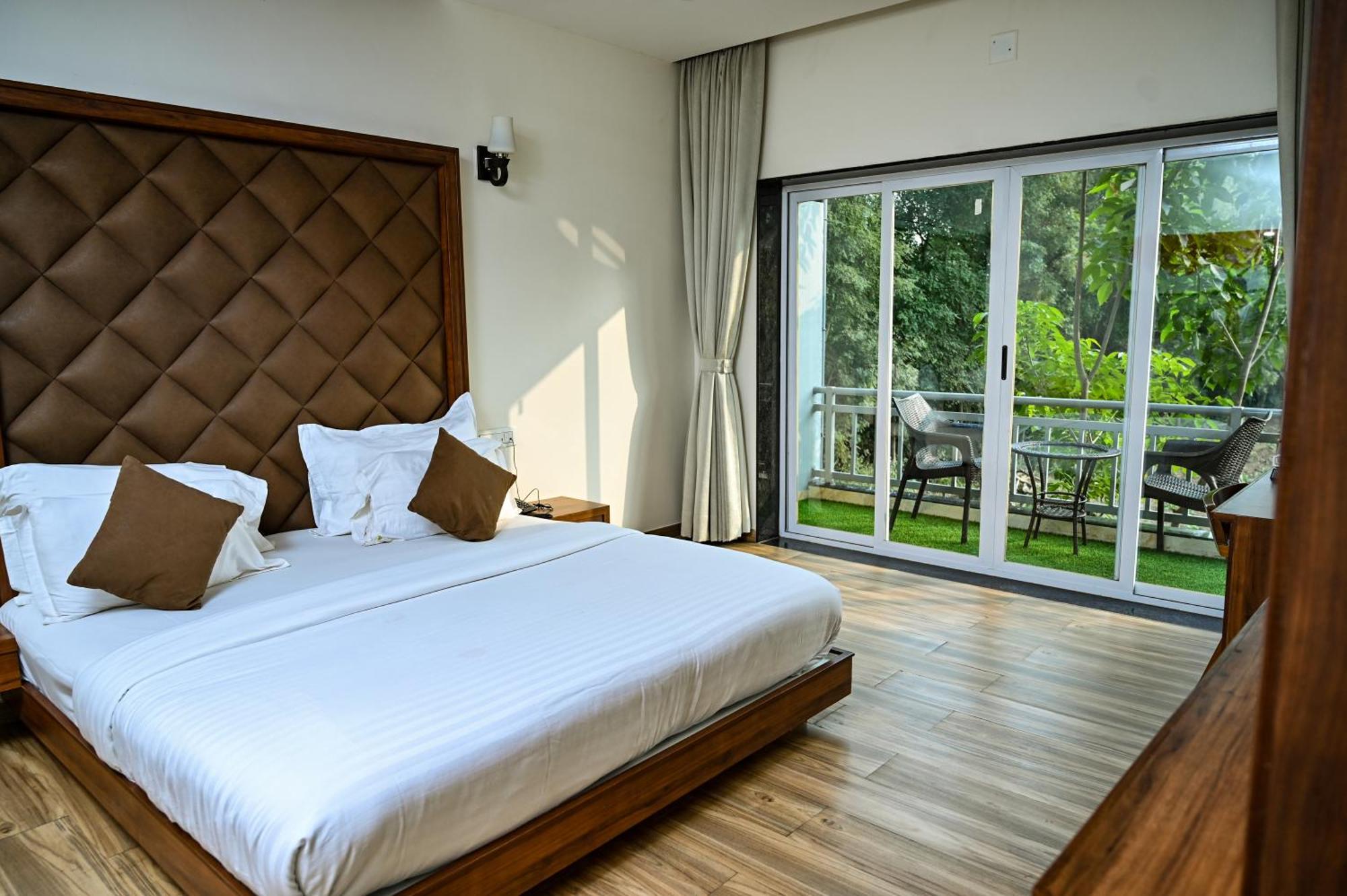 Krishna Riverside Resort Vasad Ngoại thất bức ảnh