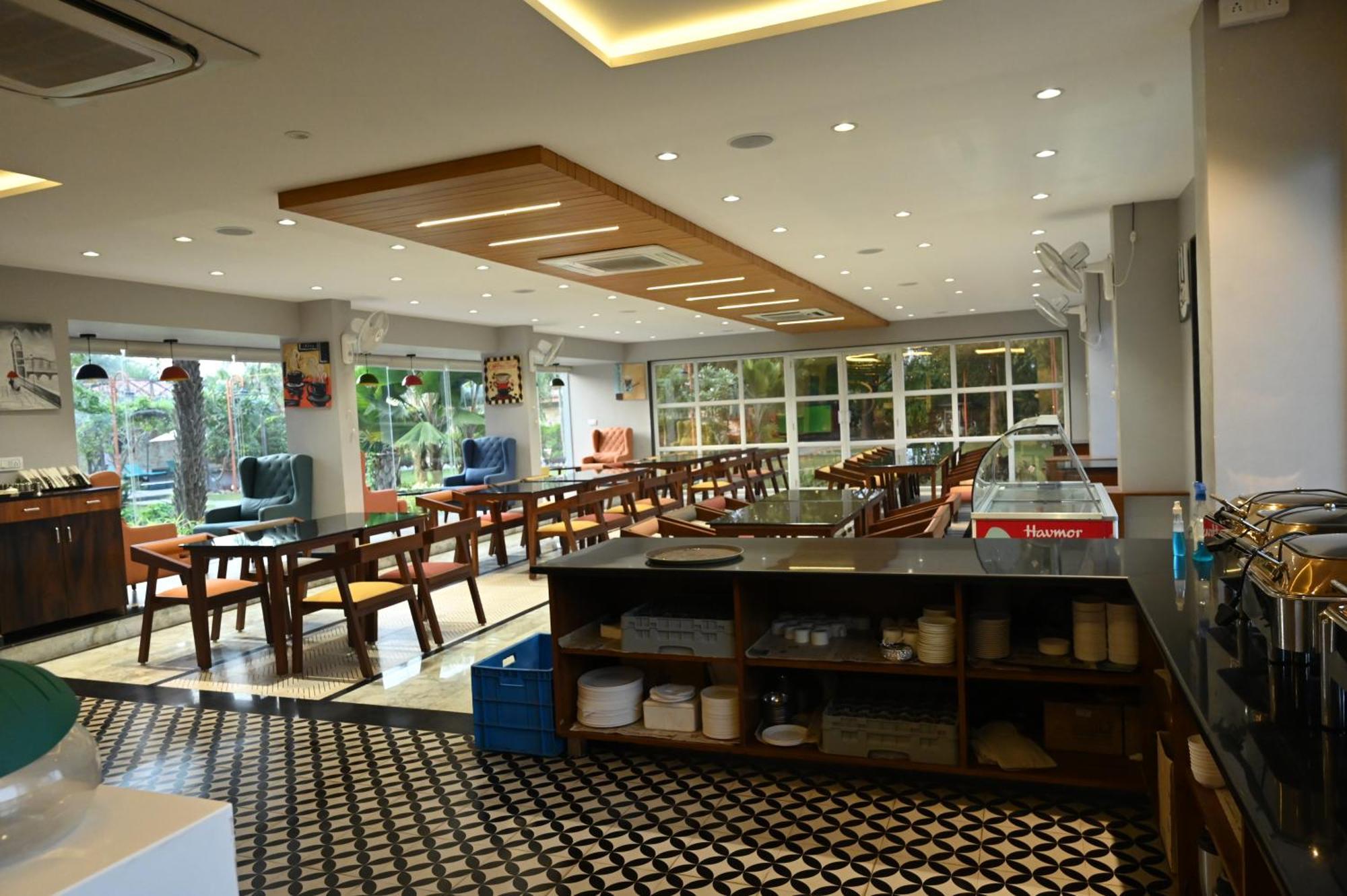 Krishna Riverside Resort Vasad Ngoại thất bức ảnh