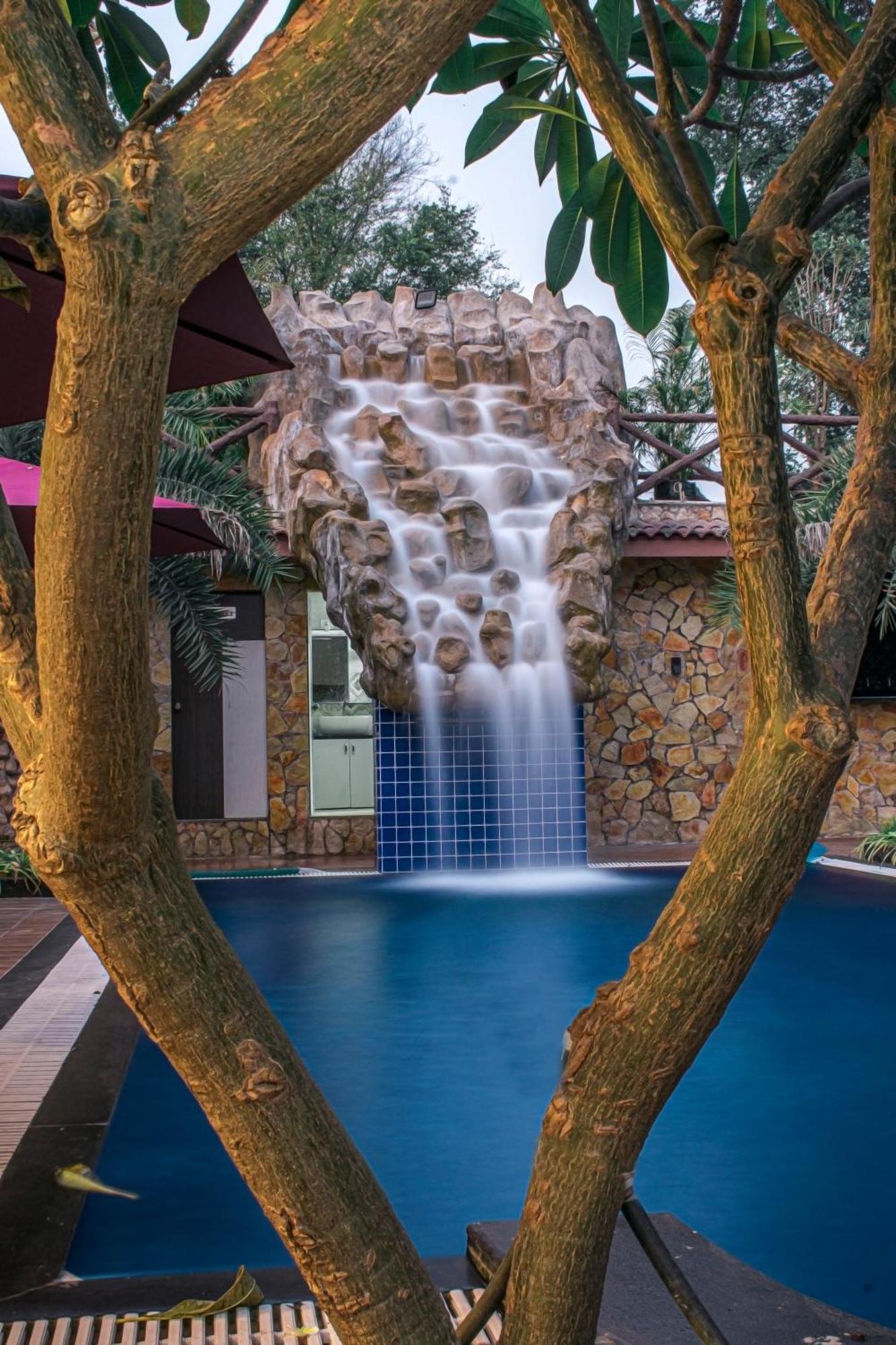 Krishna Riverside Resort Vasad Ngoại thất bức ảnh