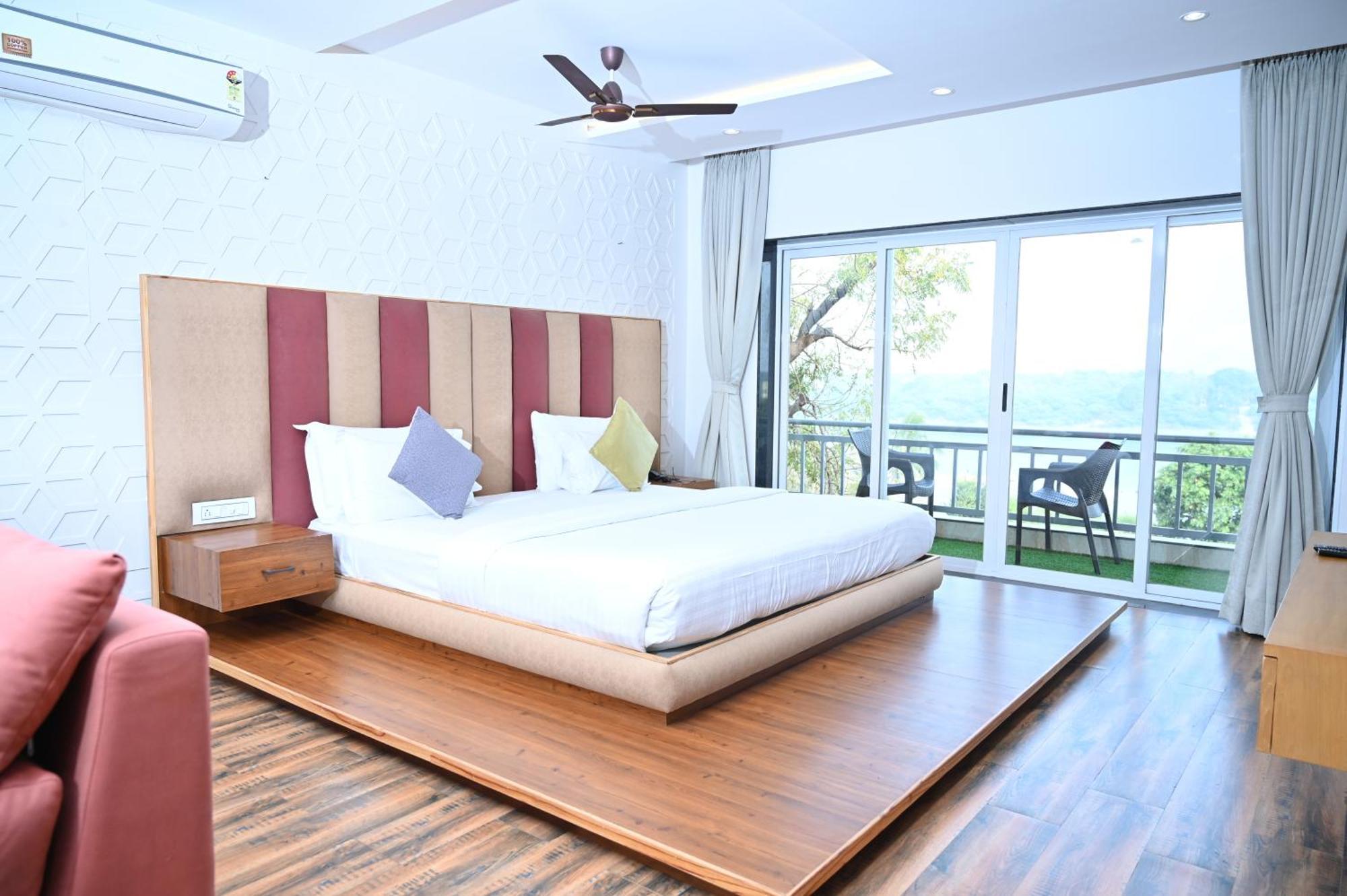 Krishna Riverside Resort Vasad Ngoại thất bức ảnh
