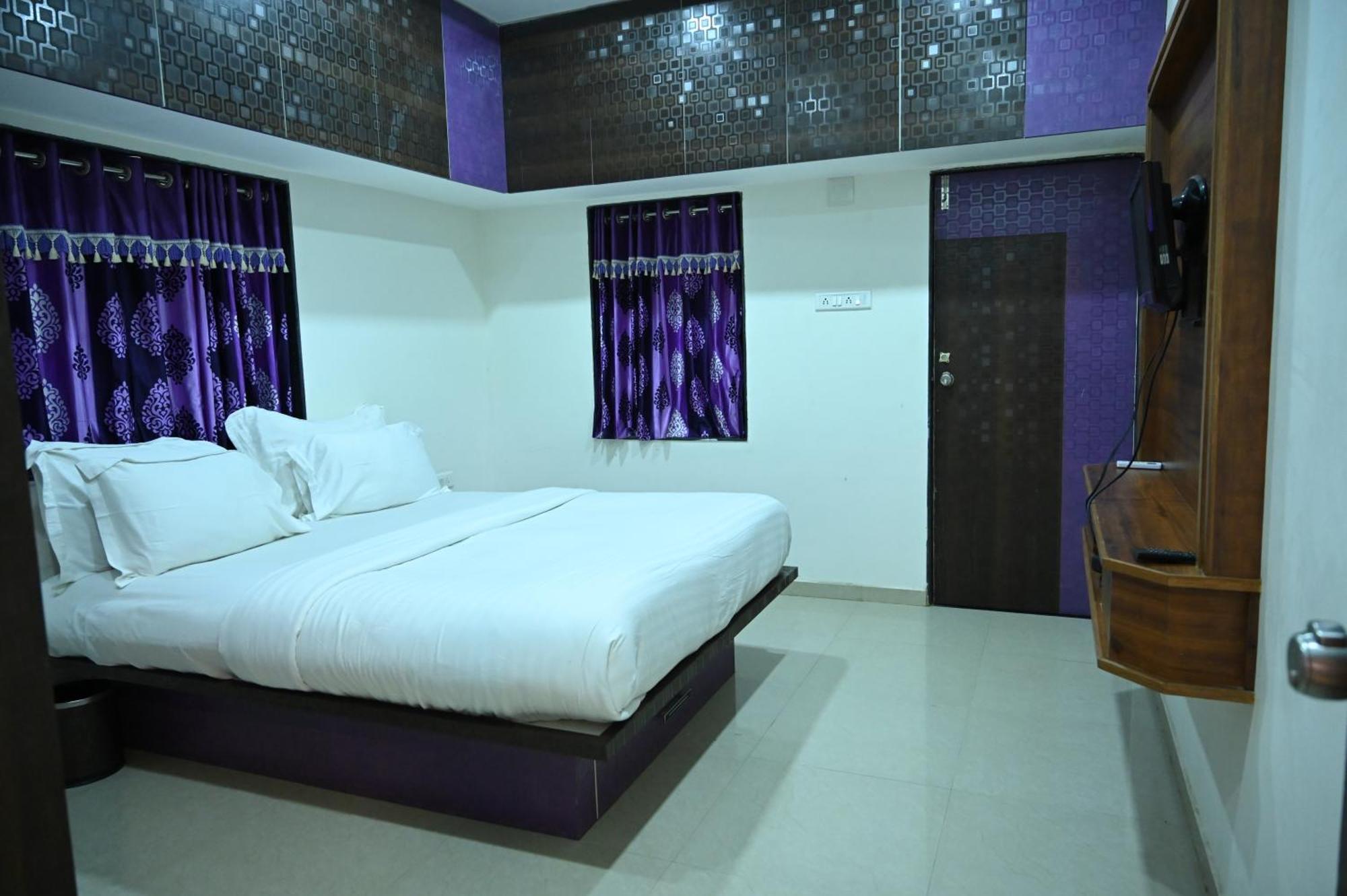 Krishna Riverside Resort Vasad Ngoại thất bức ảnh
