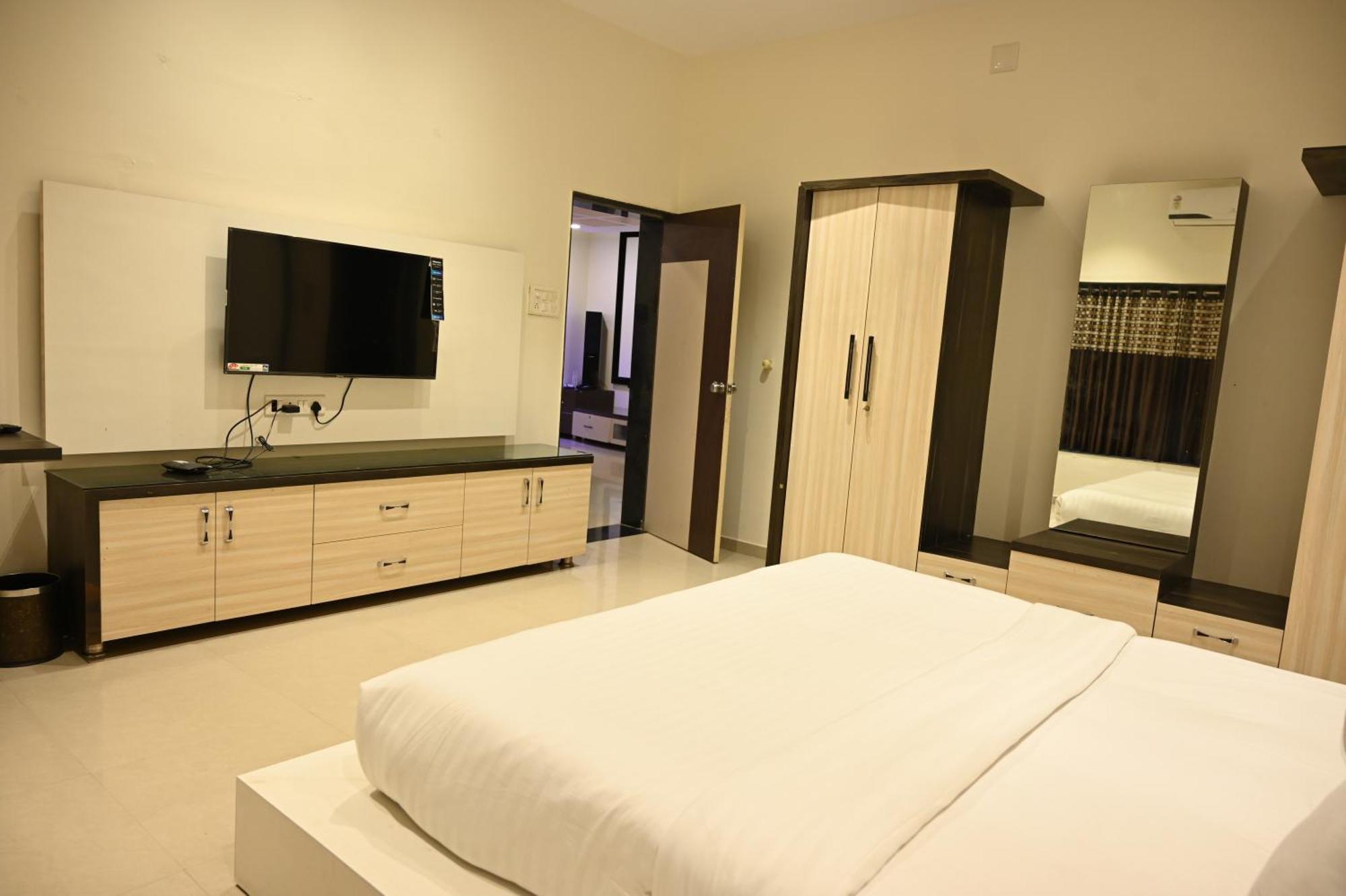 Krishna Riverside Resort Vasad Ngoại thất bức ảnh